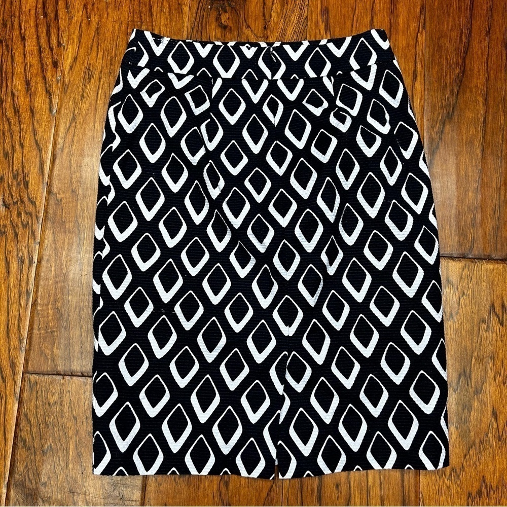 Ann Taylor diamond pattern pencil skirt NWT